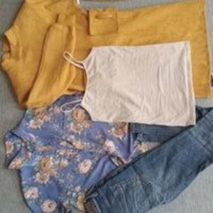 2 Womens size small outfits